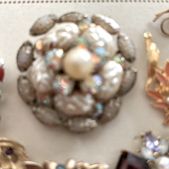 Vintage Brooch bundle - Picture 7 of 7